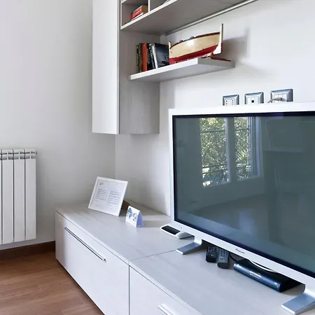 Italianway Easy - Piazza Firenze 4 * ميلان