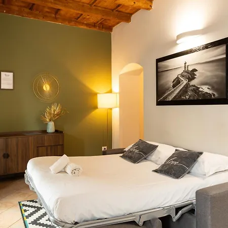 - Alzaia Naviglio Grande ミラノ