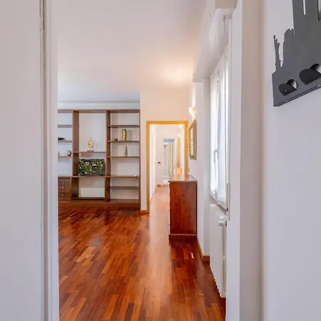 Sempione Yellow Terrazzo Citylife Apartment *