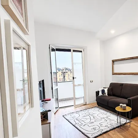 Apartment La Milanese Isola - Modern Flat Next To Metro Milan