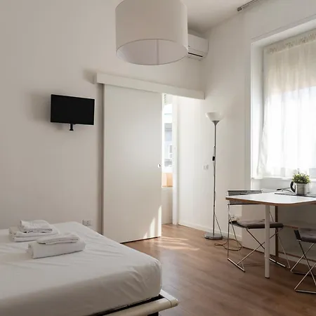 Youhosty - Garibaldi72 * Milan