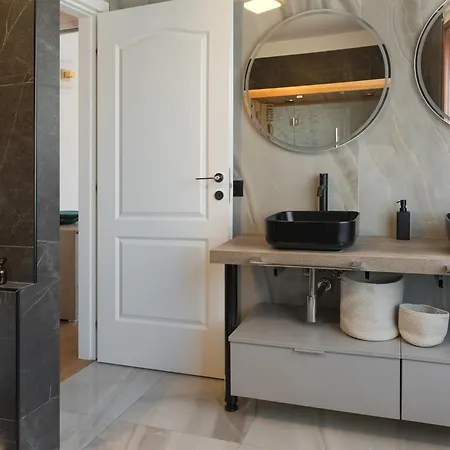 Prestige With Sauna And Free Parking - M4 Apartmán