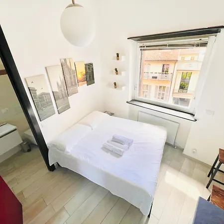 5 Min Walk To Duomo Petite Loft! Mediolan
