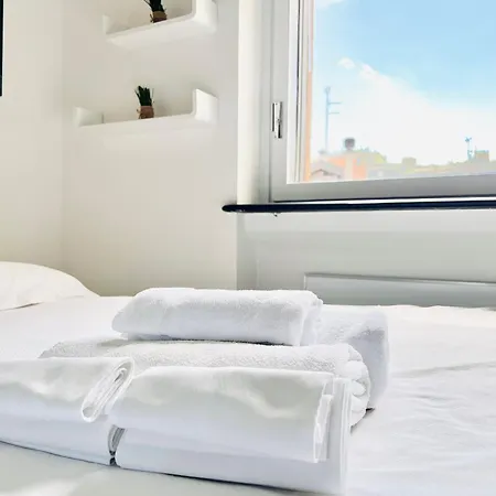 5 Min Walk To Duomo Petite Loft! Apartament