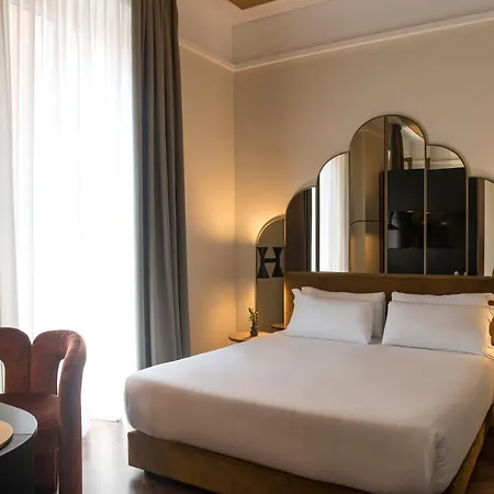 Del Corso 3* Milano