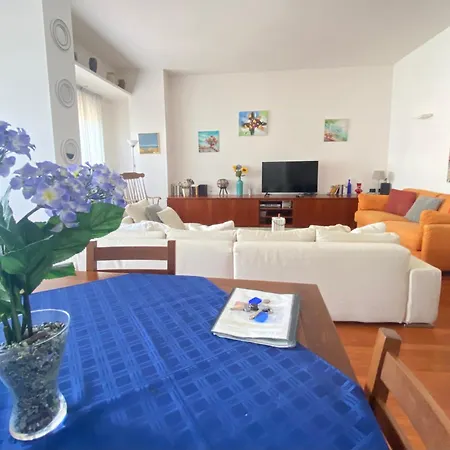 Darsena Apartment, 6 Guests, 2 Bdr, Neighborhood, Navigli *