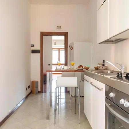 Darsena Apartment, 6 Guests, 2 Bdr, Neighborhood, Navigli شقة