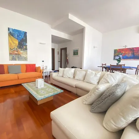 شقة Darsena Apartment, 6 Guests, 2 Bdr, Neighborhood, Navigli