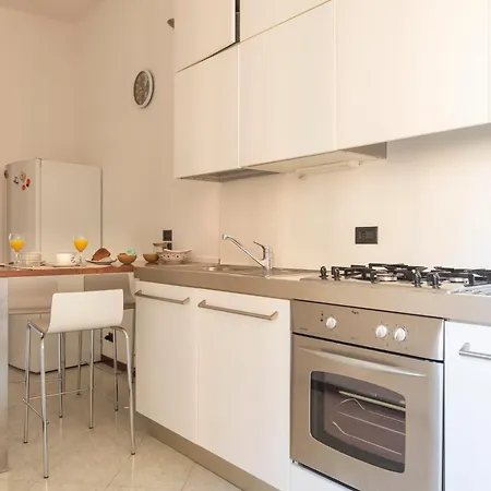 Darsena Apartment, 6 Guests, 2 Bdr, Neighborhood, Navigli شقة ميلان