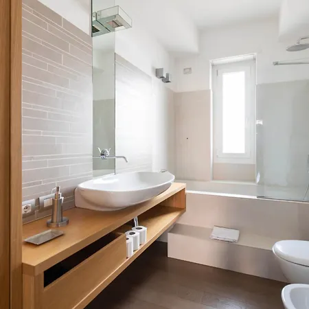 Appartamento Lush Contemporary Flat, Wonderful And Wide Home With 3 Bedrooms, 6 Guests, By Houseinmilano