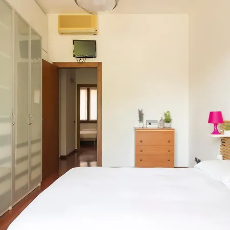 شقة Darsena Apartment, 6 Guests, 2 Bdr, Neighborhood, Navigli