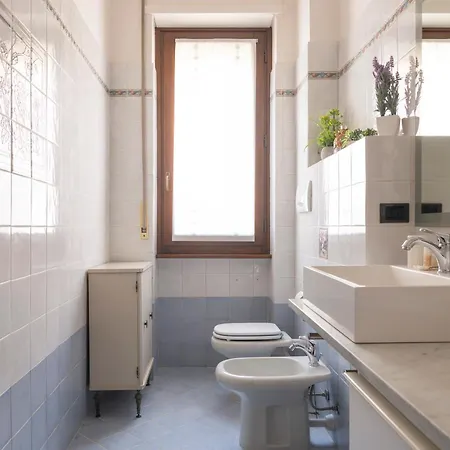Darsena Apartment, 6 Guests, 2 Bdr, Neighborhood, Navigli شقة *