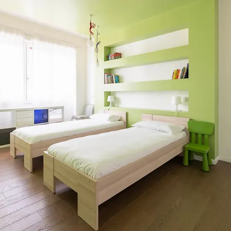Lush Contemporary Flat, Wonderful And Wide Home With 3 Bedrooms, 6 Guests, By Houseinmilano Appartamento *