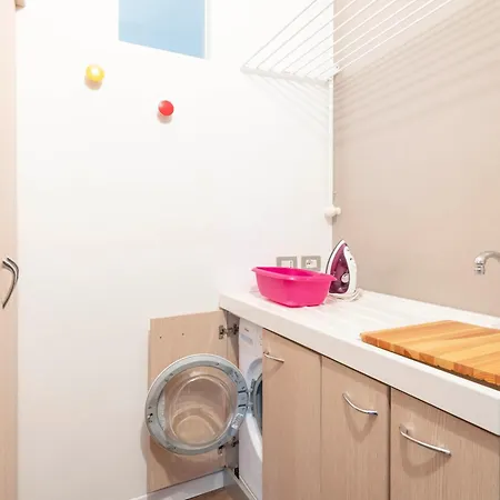 Lush Contemporary Flat, Wonderful And Wide Home With 3 Bedrooms, 6 Guests, By Houseinmilano