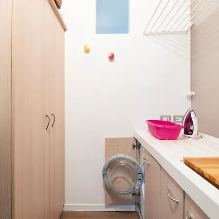 Lush Contemporary Flat, Wonderful And Wide Home With 3 Bedrooms, 6 Guests, By Houseinmilano * Milano