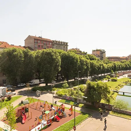شقة Darsena Apartment, 6 Guests, 2 Bdr, Neighborhood, Navigli ميلان