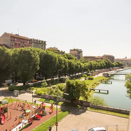 Darsena Apartment, 6 Guests, 2 Bdr, Neighborhood, Navigli ميلان
