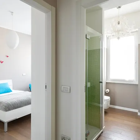 Lush Contemporary Flat, Wonderful And Wide Home With 3 Bedrooms, 6 Guests, By Houseinmilano Appartamento *