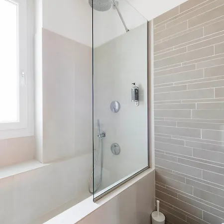 Lush Contemporary Flat, Wonderful And Wide Home With 3 Bedrooms, 6 Guests, By Houseinmilano Milano