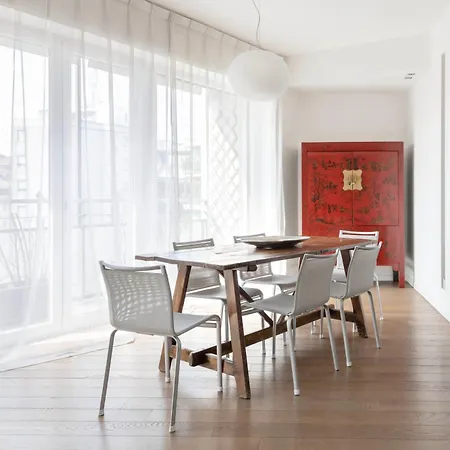 Lush Contemporary Flat, Wonderful And Wide Home With 3 Bedrooms, 6 Guests, By Houseinmilano