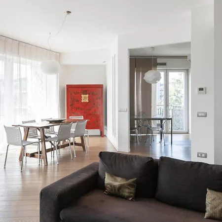 Lush Contemporary Flat, Wonderful And Wide Home With 3 Bedrooms, 6 Guests, By Houseinmilano Appartamento Milano