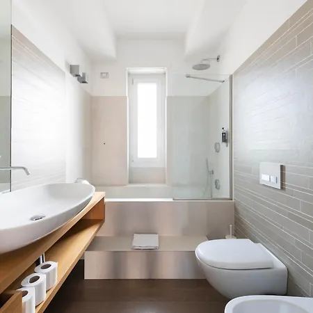 Lush Contemporary Flat, Wonderful And Wide Home With 3 Bedrooms, 6 Guests, By Houseinmilano Appartamento Milano