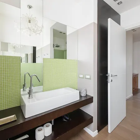 Appartamento Lush Contemporary Flat, Wonderful And Wide Home With 3 Bedrooms, 6 Guests, By Houseinmilano *
