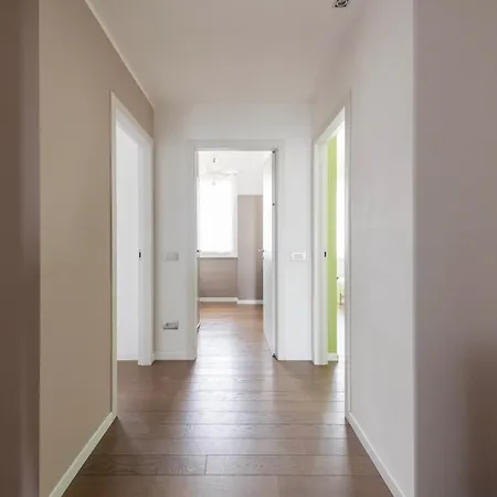 Lush Contemporary Flat, Wonderful And Wide Home With 3 Bedrooms, 6 Guests, By Houseinmilano Appartamento *