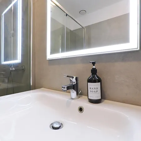 Duomo Luxury Vii *