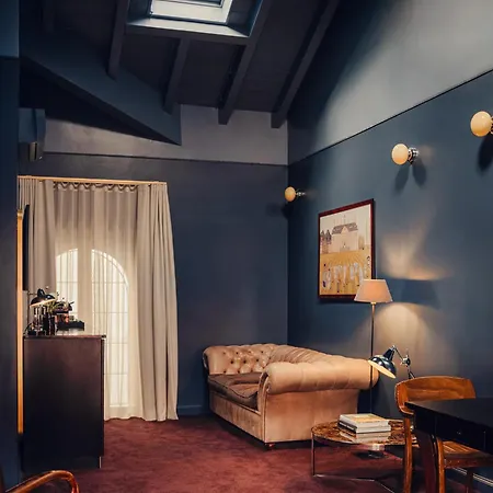 Отель Aethos 5*