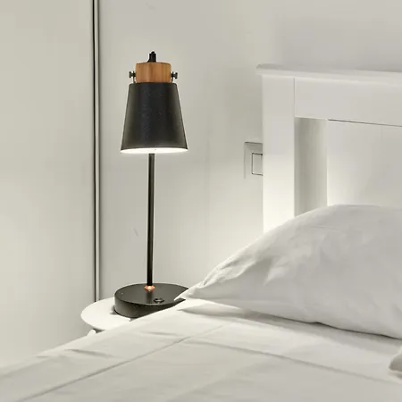 Golden Leaf - 7sundays Apartment