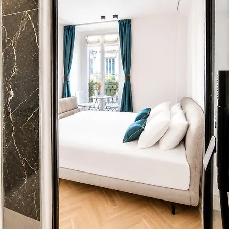 B And G San Babila- Luxury In The Heart Of - Design District Konukevi Milano
