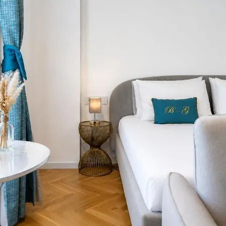 B And G San Babila- Luxury In The Heart Of - Design District Penzion 3*