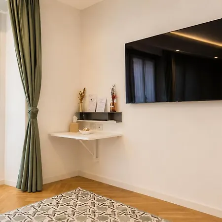 B And G San Babila- Luxury In The Heart Of - Design District Konukevi Milano