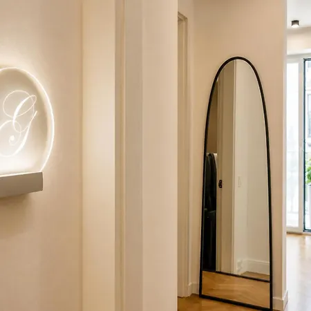 B And G San Babila- Luxury In The Heart Of - Design District 3*