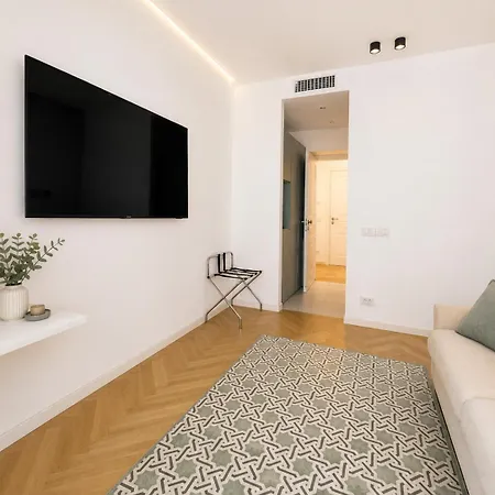 Konukevi B And G San Babila- Luxury In The Heart Of - Design District 3*
