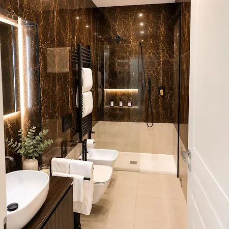 B And G San Babila- Luxury In The Heart Of - Design District