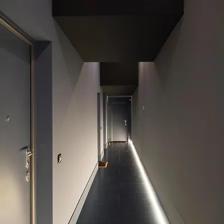 Youhosty - Lambro12