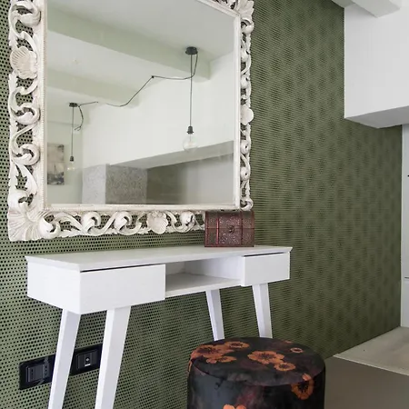 Apartment Youhosty - Lambro12