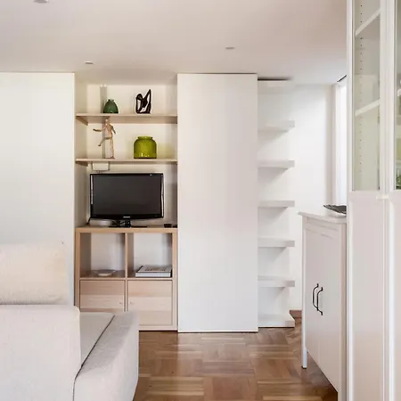 Appartement Cozy Sky Nest Near Shopping Area
