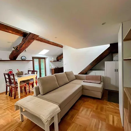 Appartement Cozy Sky Nest Near Shopping Area *