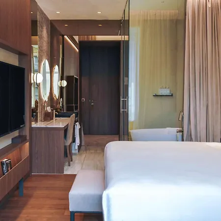 Palazzo Cordusio, A Gran Melia - The Leading Of The World