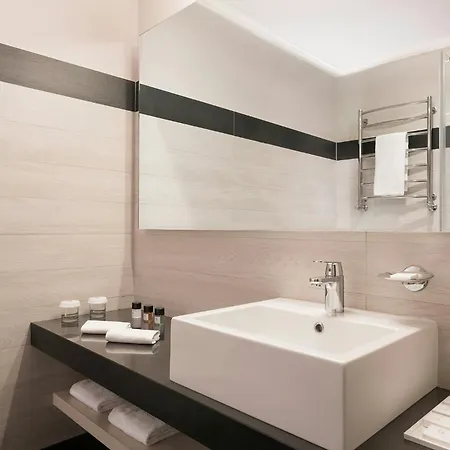 Hotel Sina De La 4*