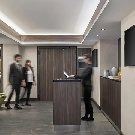 Hyatt Centric 호텔 4*