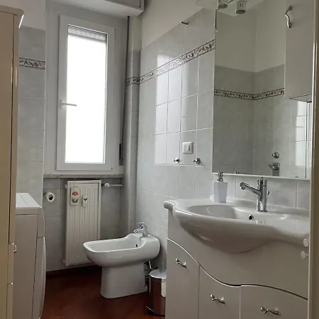 Adriano Metro & Comfort - Affitti Brevi Italia *