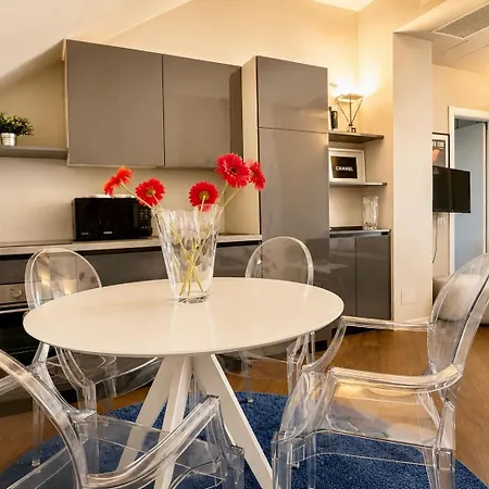 Apartamento Comecasa Attic 3 Min Walk From Duomo Milão
