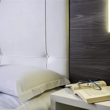 Ibis Styles Centro 3* Milan