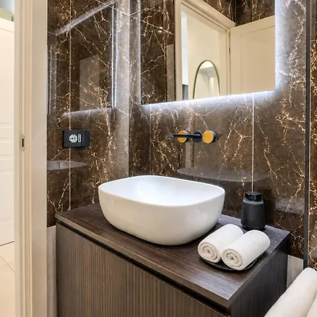 Konukevi B And G San Babila- Luxury In The Heart Of - Design District Milano