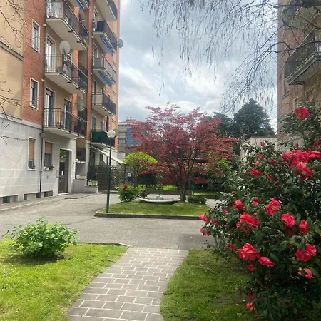 Zero Stress - Park & Ride - Private Parking Included, Close To Metro To Duomo, Stadio San Siro Apartamento *