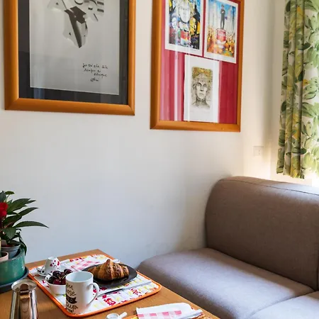 Casa Dimi - 2 Bedroom 2 En-suite Bath, 2 Min M5, Smart Lock Апартаменты
